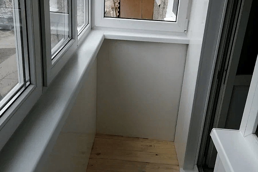 балкон с пластиковыми панелями